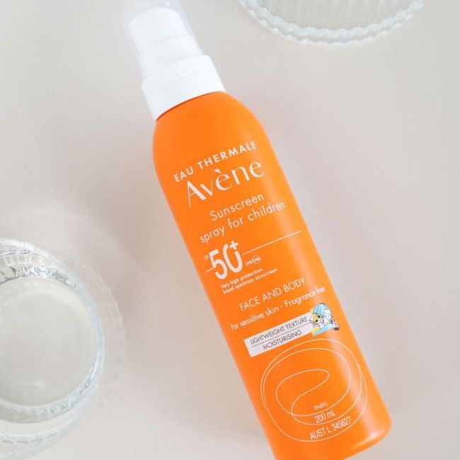 Spray Solaire Avène SPF20 200ml - Protection Solaire Haute Tolérance - Neuf